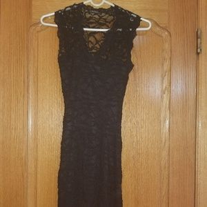 Black sleeveless short laced dress